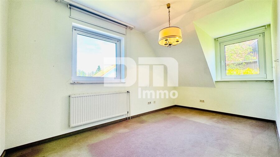 Charmantes Wohnglück - Ihr neues Zuhause mit Carport / Terrasse und großem Gartenbereich - OG / DG Kinderzimmer / Gäste / Büro